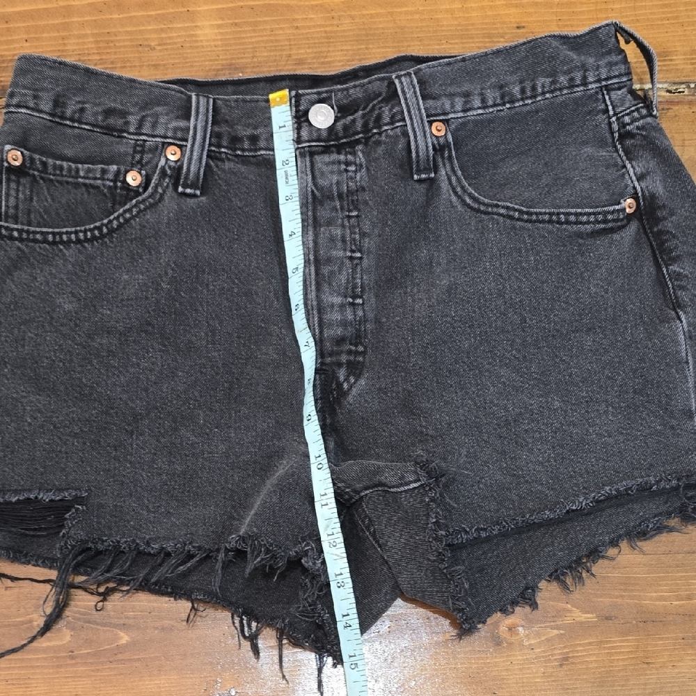 Levi’s 501 Black Denim Cutoff Shorts | High Rise | W32 - Picture 7 of 8